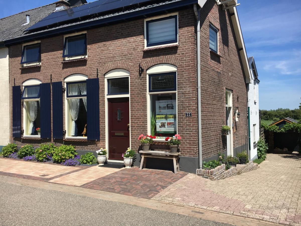 Ferienwohnung Onze Logeerkamer Deil Exterior foto