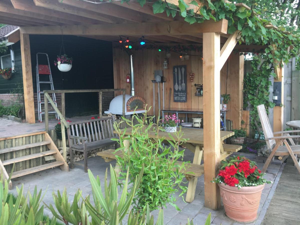 Ferienwohnung Onze Logeerkamer Deil Exterior foto